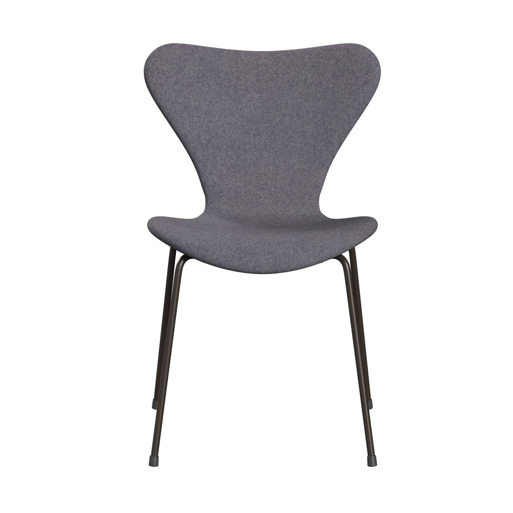 Fritz Hansen 3107 Krzesło pełna tapicerka, brązowy brąz/divina MD Soft Blue Grey