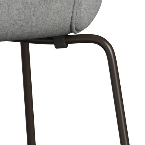 Fritz Hansen 3107 Chair Full Upholstery, Brown Bronze/Divina Melange Light Grey