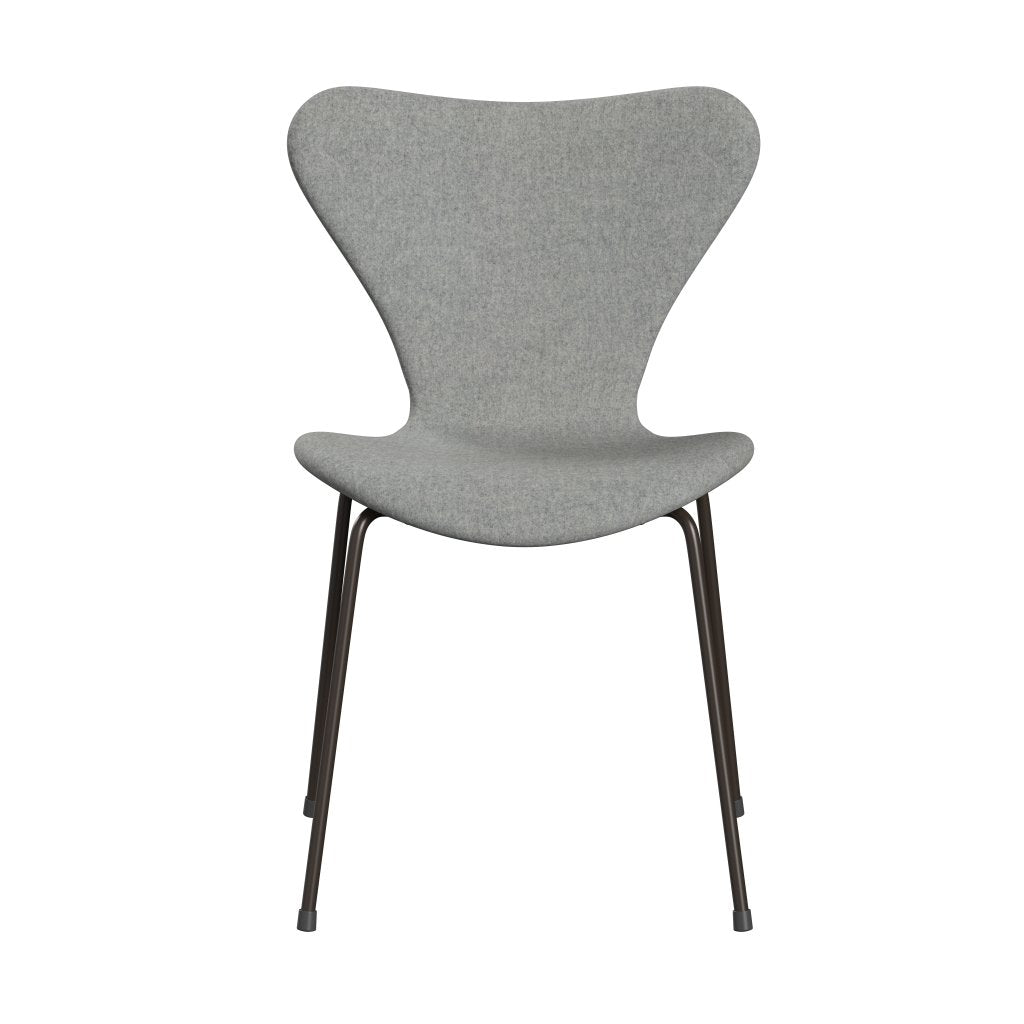 Fritz Hansen 3107 Chair Full Upholstery, Brown Bronze/Divina Melange Light Grey