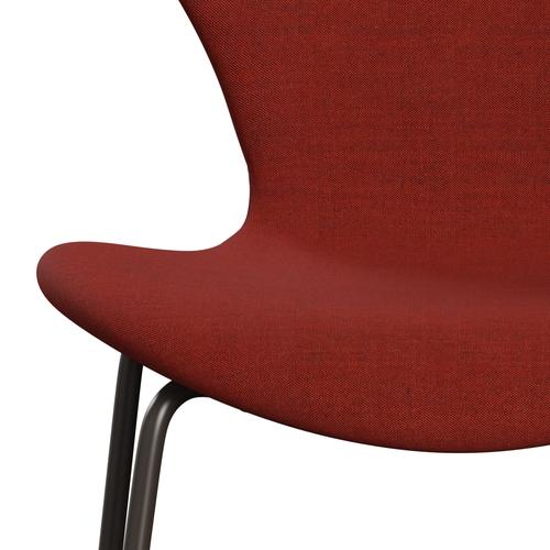 Fritz Hansen 3107 Krzesło pełna tapicerka, brązowy brąz/remiks ciemnoczerwony czerwony