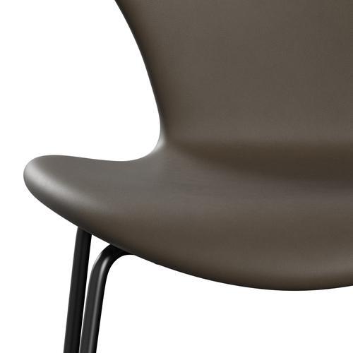 Fritz Hansen 3107 Krzesło pełna tapicerka, czarny/niezbędny kamień