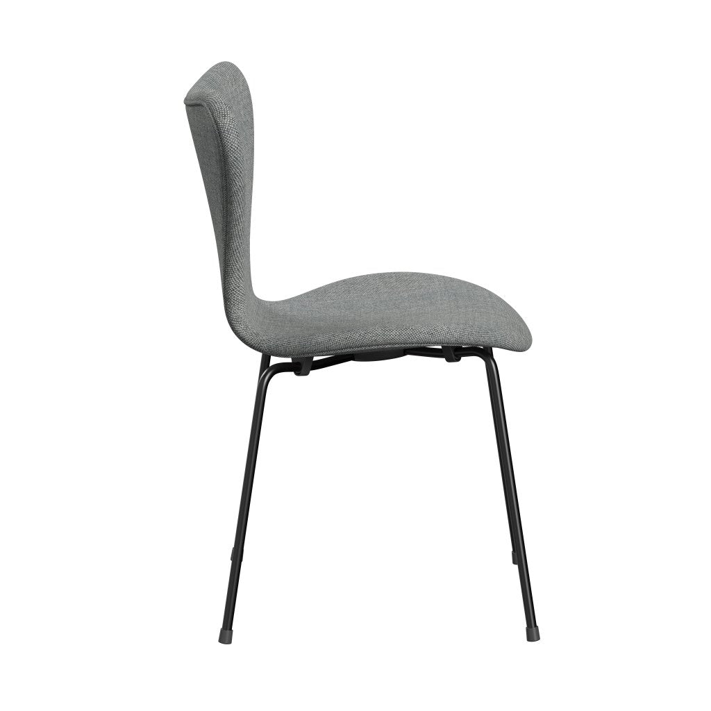 Fritz Hansen 3107 Chair Full Upholstery, Black/Hallingdal White Grey