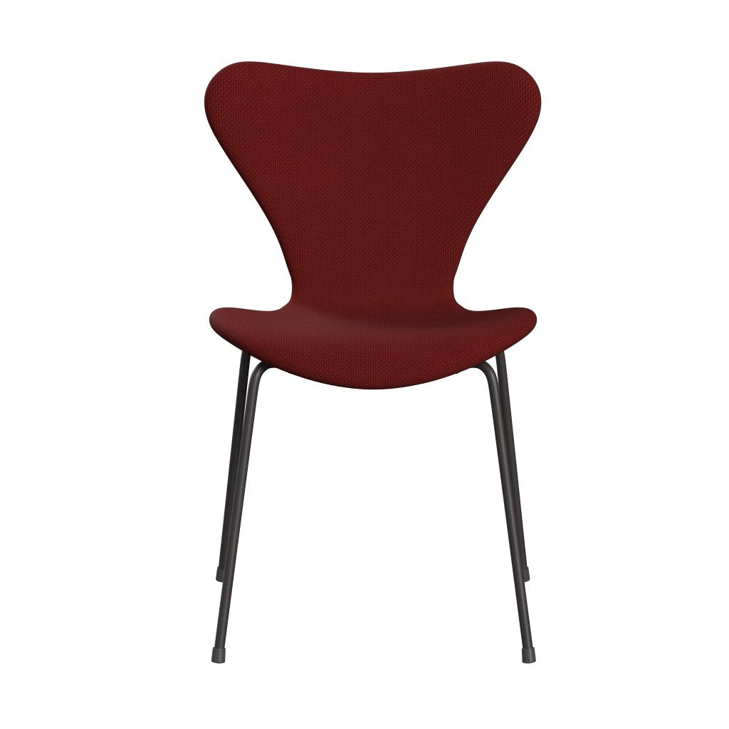 Fritz Hansen 3107 Krzesło pełne tapicerka, ciepły grafit/Diablo Wine Red