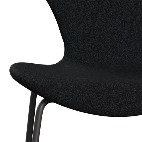 Fritz Hansen 3107 Krzesło pełna tapicerka, ciepły grafit/Divina MD Black