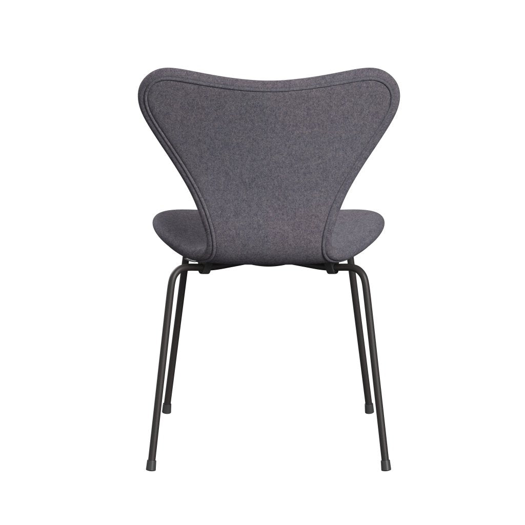 Fritz Hansen 3107 Krzesło Pełna tapicerka, ciepły grafit/Divina MD Soft Blue Grey