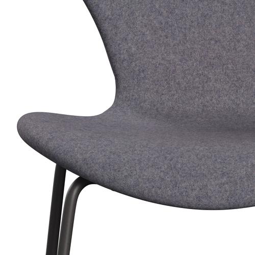 Fritz Hansen 3107 Krzesło Pełna tapicerka, ciepły grafit/Divina MD Soft Blue Grey