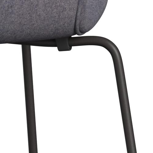 Fritz Hansen 3107 Krzesło Pełna tapicerka, ciepły grafit/Divina MD Soft Blue Grey