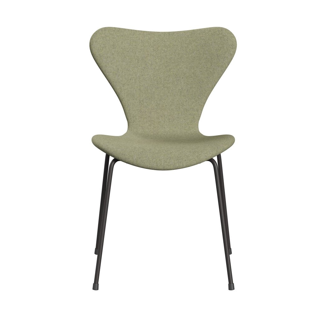 Fritz Hansen 3107 Krzesło Pełna tapicerka, ciepły grafit/Divina MD Soft Green