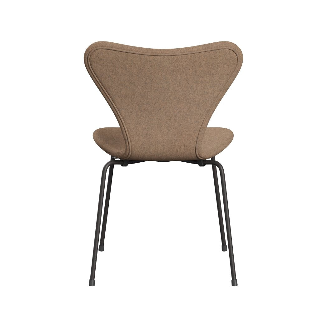 Fritz Hansen 3107 Chair Full Upholstery, Warm Graphite/Divina Melange Grey Nude