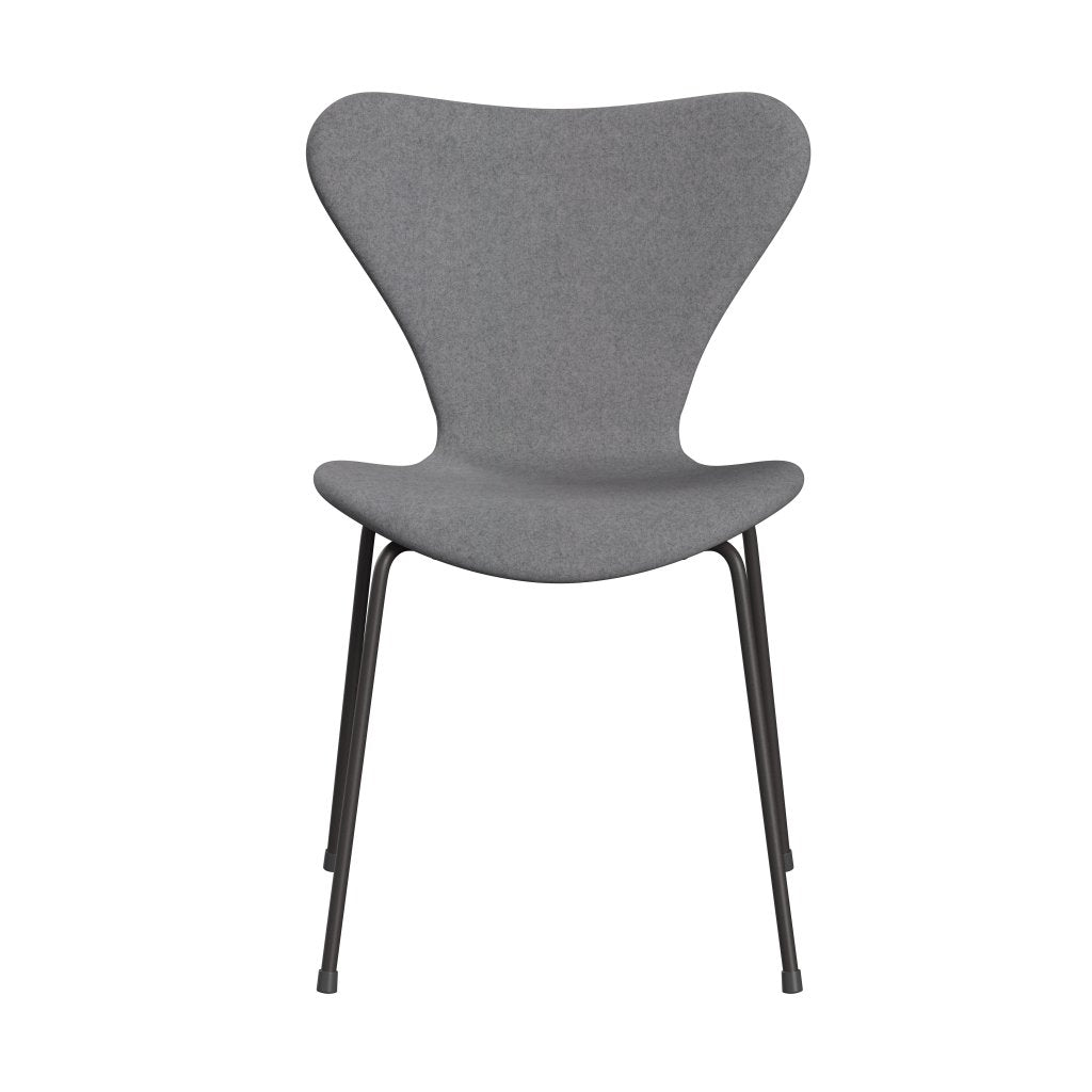 Fritz Hansen 3107 Chair Full Upholstery, Warm Graphite/Divina Melange Stone Grey