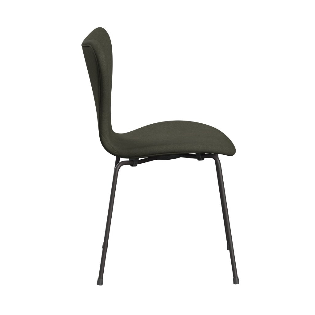 Fritz Hansen 3107 Krzesło pełna tapicerka, ciepły grafit/Divina Military Green