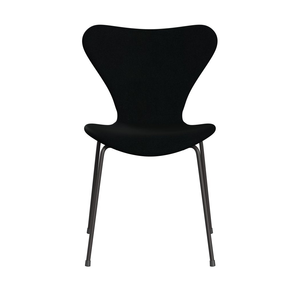 Fritz Hansen 3107 Krzesło pełna tapicerka, ciepły grafit/Divina Black