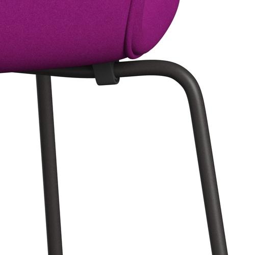 Fritz Hansen 3107 Krzesło pełna tapicerka, ciepły grafit/divina Violet (div666)