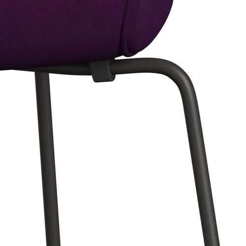 Fritz Hansen 3107 Krzesło pełna tapicerka, ciepły grafit/divina Violet (DIV696)