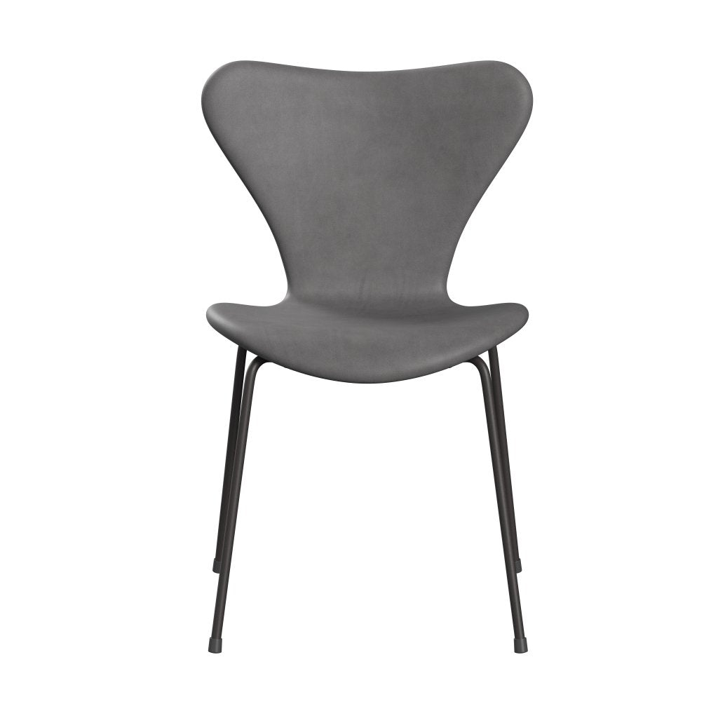 Fritz Hansen 3107 Krzesło pełna tapicerka, ciepły grafit/beton objęta