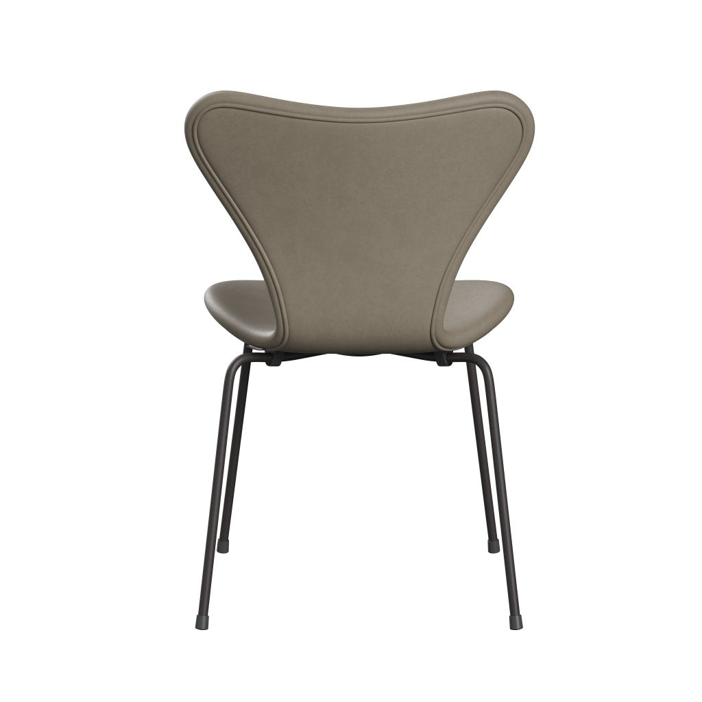 Fritz Hansen 3107 Chair Full Upholstery, Warm Graphite/Essential Light Grey