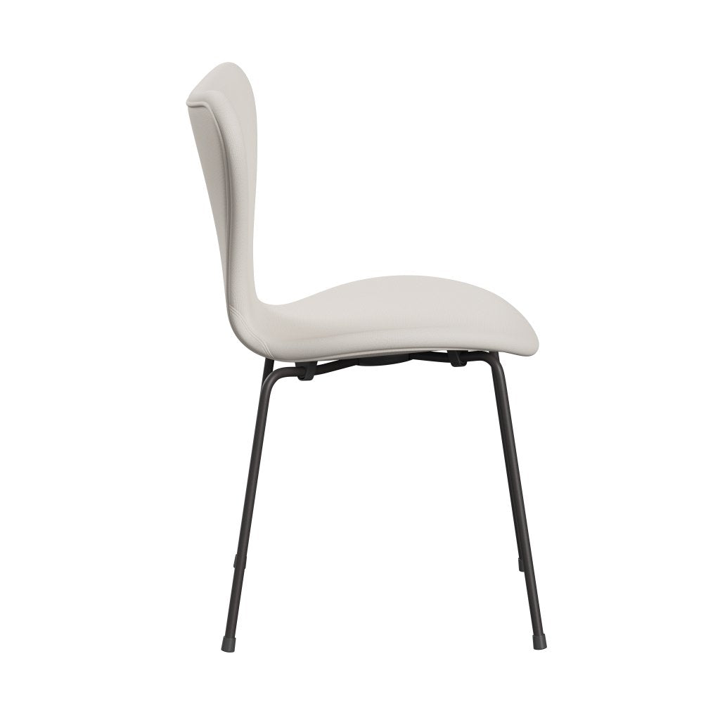 Fritz Hansen 3107 krzesło pełne tapicerka, ciepły grafit/sława biała