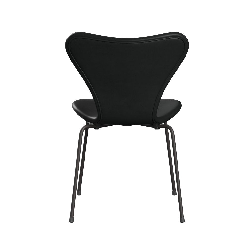 Fritz Hansen 3107 krzesło pełne tapicerka, ciepły grafit/łaska czarna