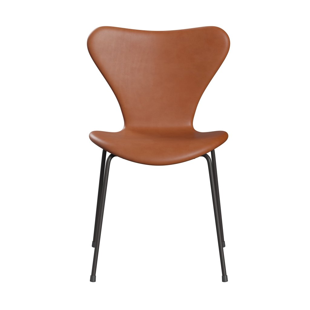 Fritz Hansen 3107 Krzesło pełna tapicerka, ciepły grafit/Grace Walnut