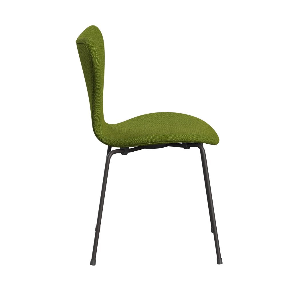 Fritz Hansen 3107 Krzesło Pełna tapicerka, ciepły grafit/Hallingdal Green