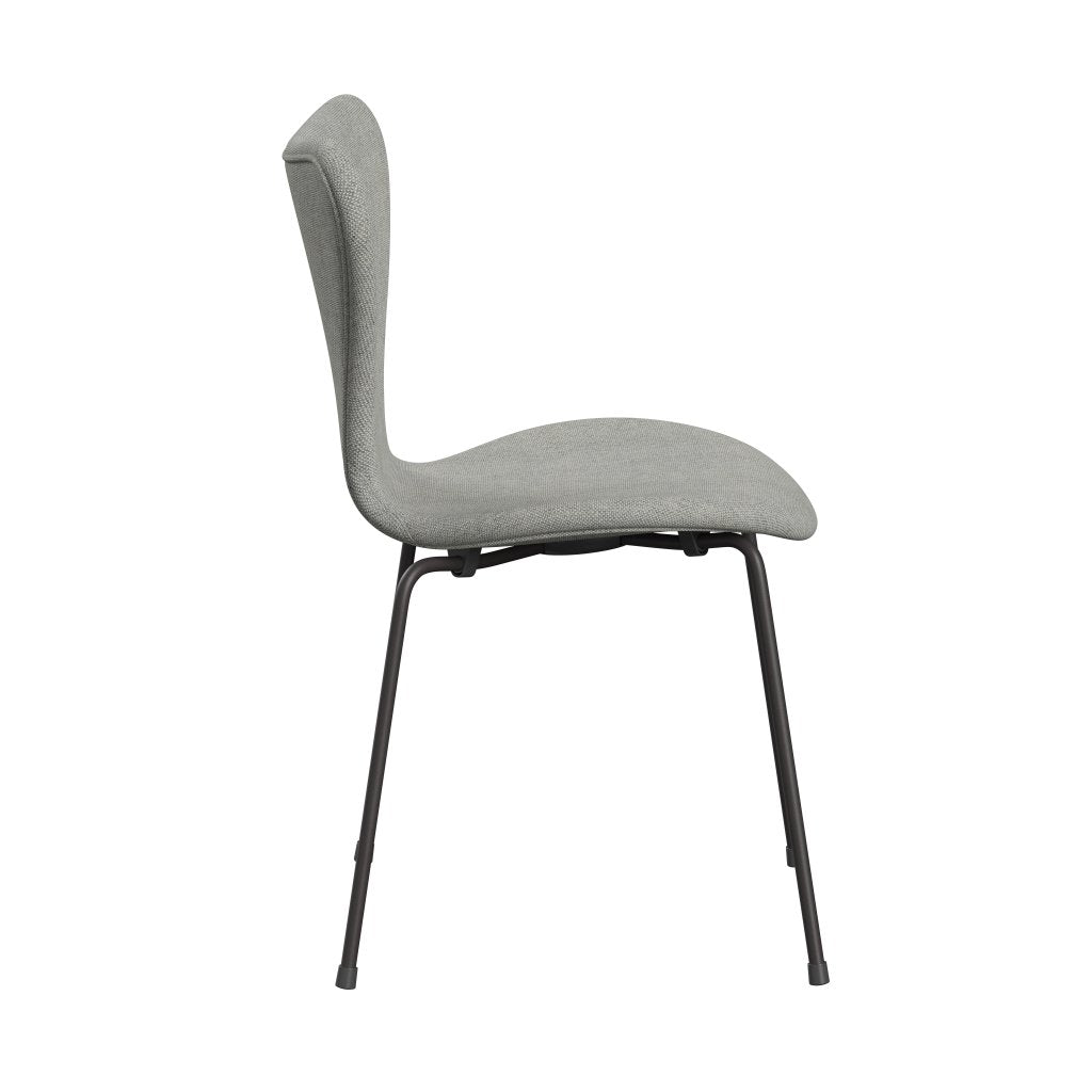 Fritz Hansen 3107 Chair Full Upholstery, Warm Graphite/Hallingdal White/Grey