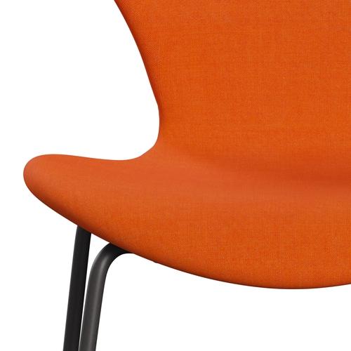 Fritz Hansen 3107 Krzesło Pełna tapicerka, ciepły grafit/remiks Light Orange