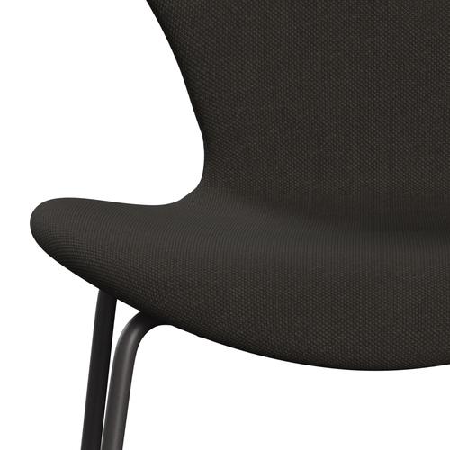 Fritz Hansen 3107 Krzesło pełna tapicerka, ciepły grafit/stalcut brązowy