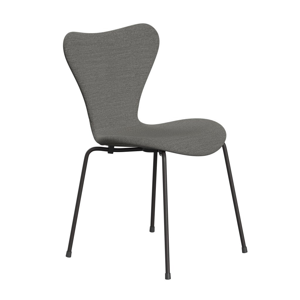 Fritz Hansen 3107 Krzesło pełna tapicerka, ciepły grafit/stalcut trio biały/czarny