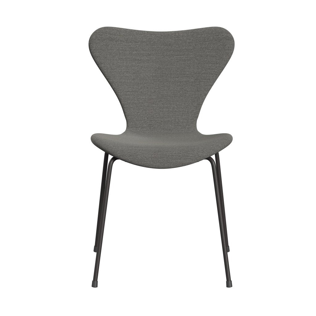 Fritz Hansen 3107 Krzesło pełna tapicerka, ciepły grafit/stalcut trio biały/czarny