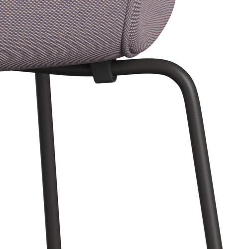 Fritz Hansen 3107 Krzesło pełna tapicerka, ciepły grafit/stalcut trio biały/fiolet