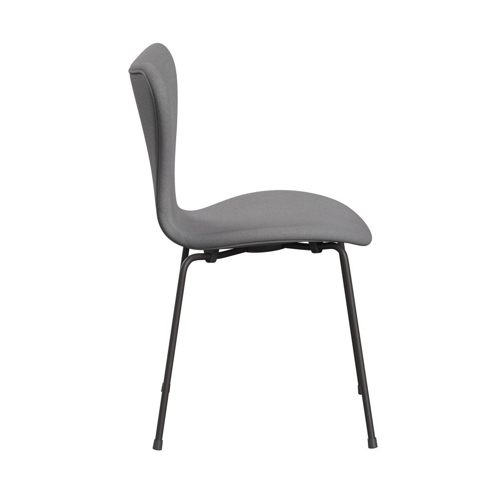 Fritz Hansen 3107 Chair Full Upholstery, Warm Graphite/Tonus Light Grey