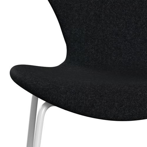 Fritz Hansen 3107 krzesło pełne tapicerka, biały/divina MD Black