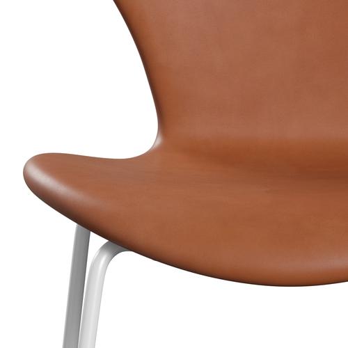 Fritz Hansen 3107 Krzesło pełna tapicerka, White/Grace Walnut