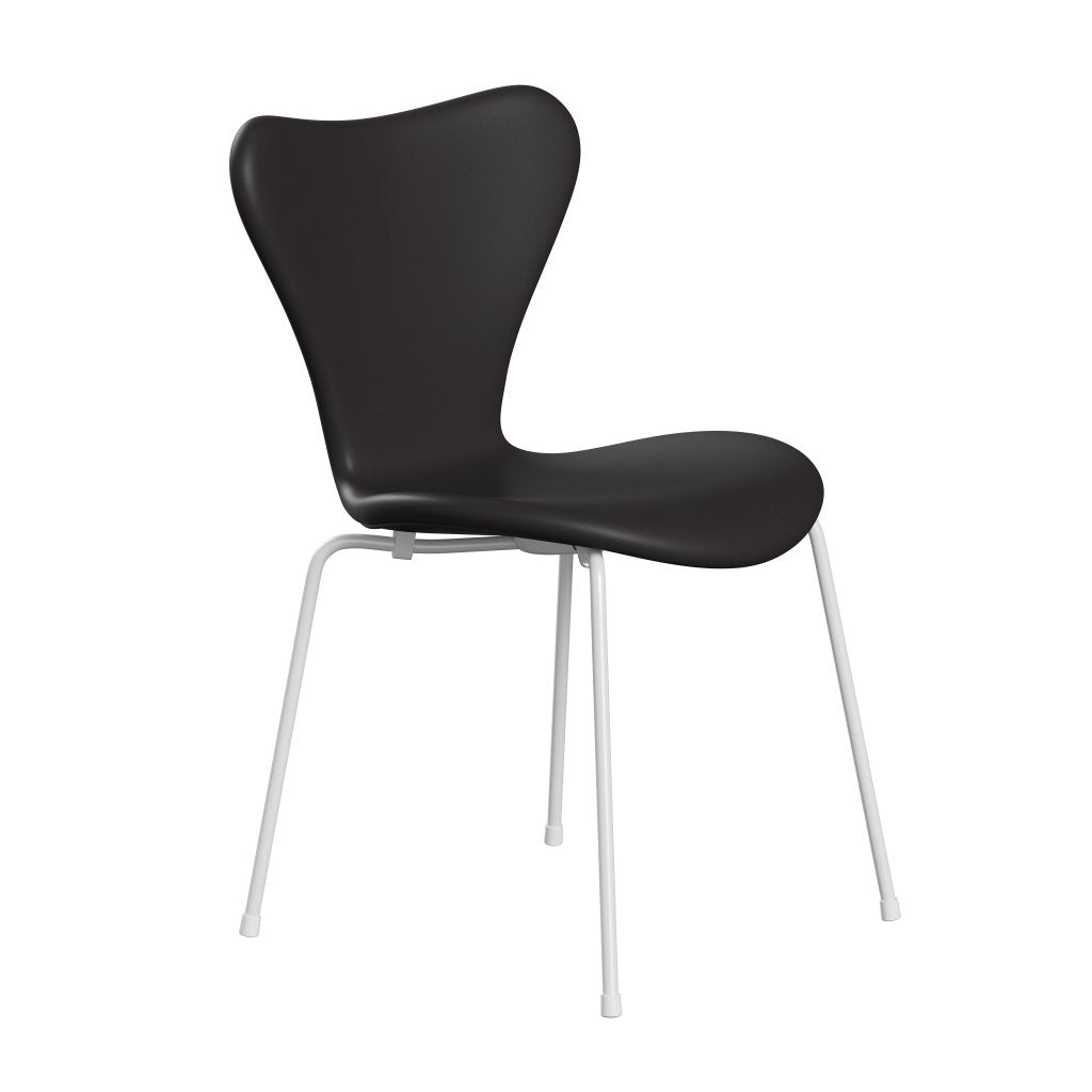 Fritz Hansen 3107 Krzesło Full Upholstery, White/Soft Black Brown