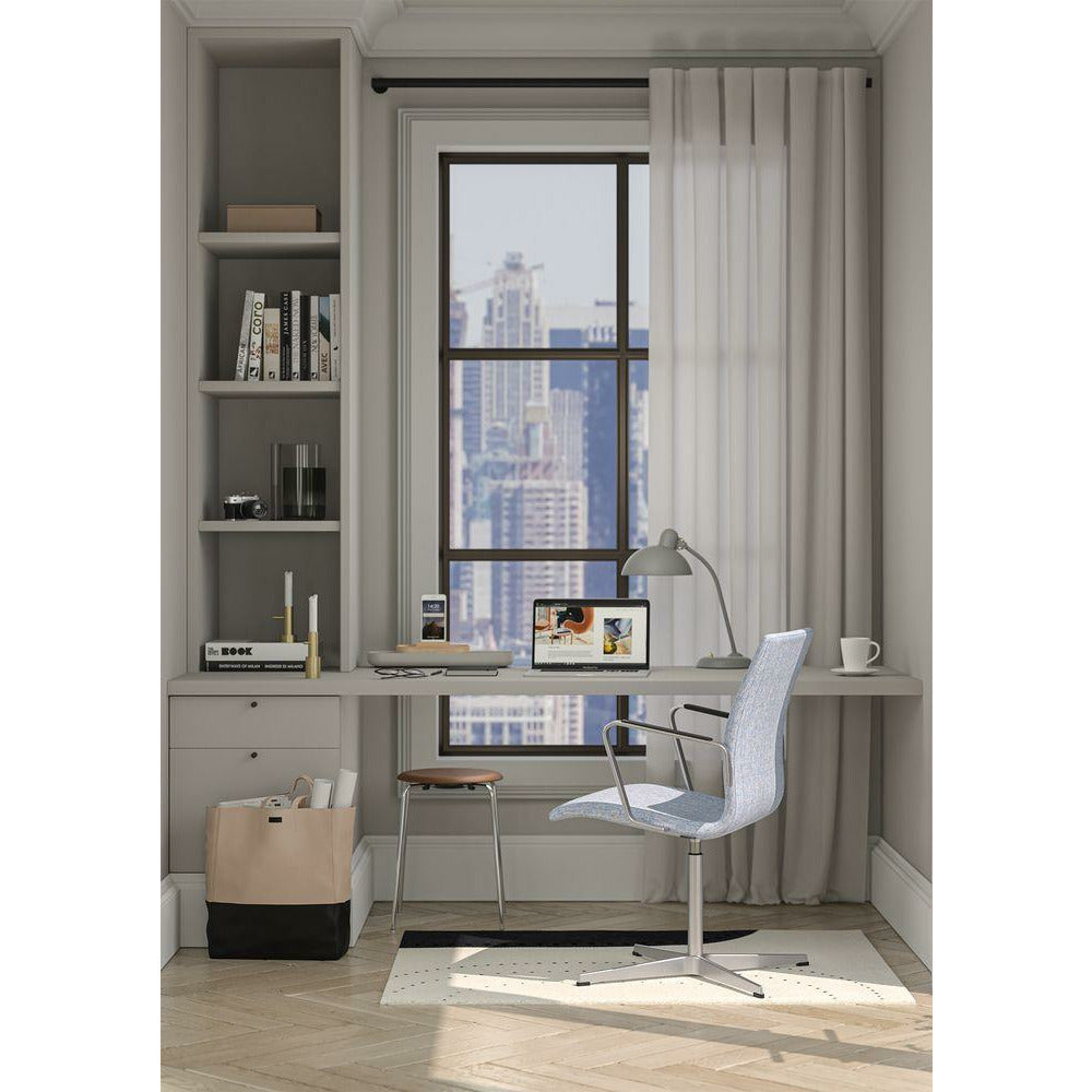 Fritz Hansen Oxford 3291 T Fotel Five Arm Base Satin Shanded Aluminium/Sonar, jasnoniebieski