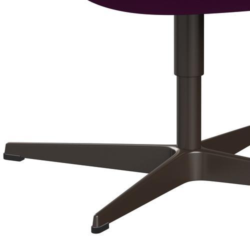 Fritz Hansen Swan Lounge, Brown Bronze/Divina Violet (666)