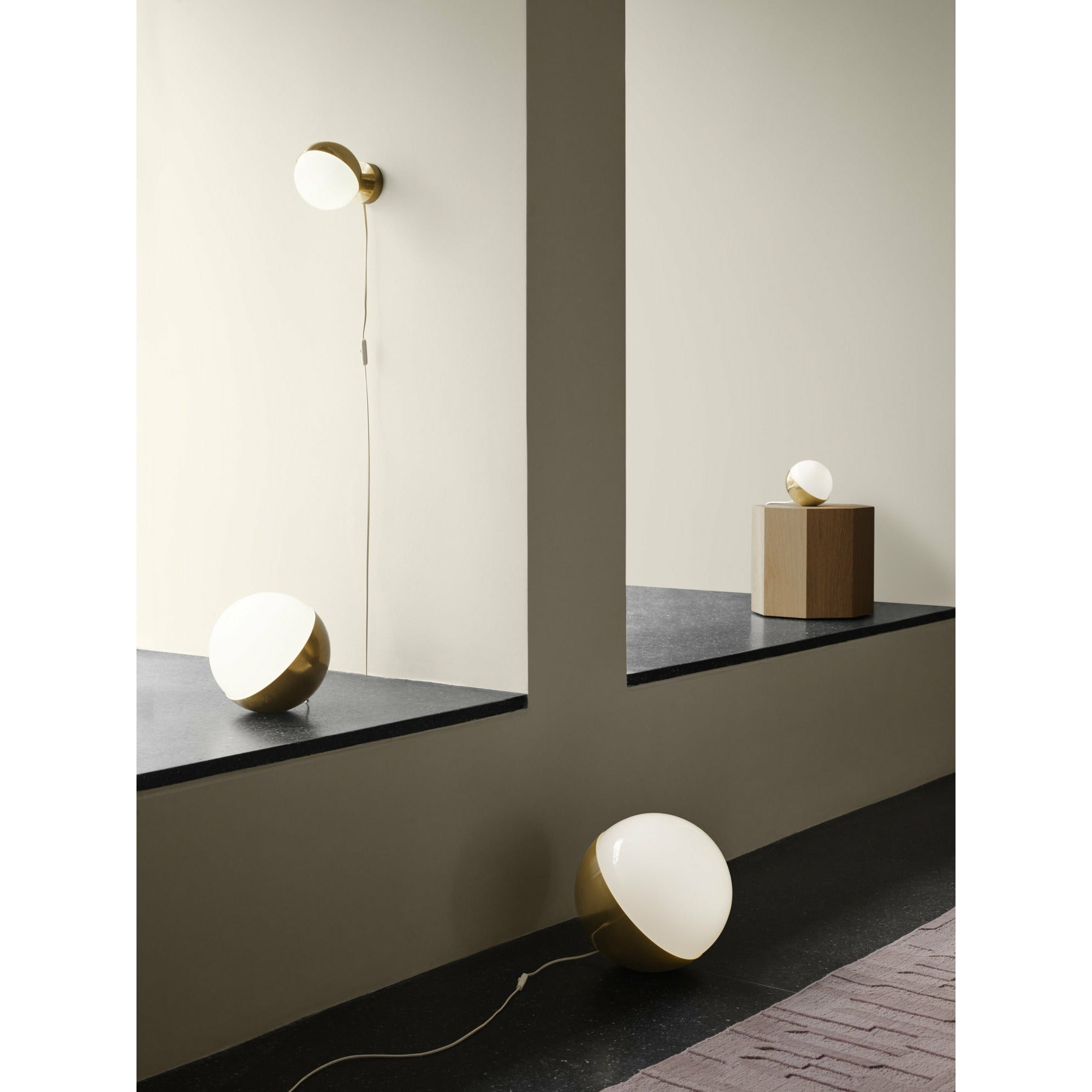 Louis Poulsen VL Studio 250 Lampa stołowa/podłogowa, mosiądz