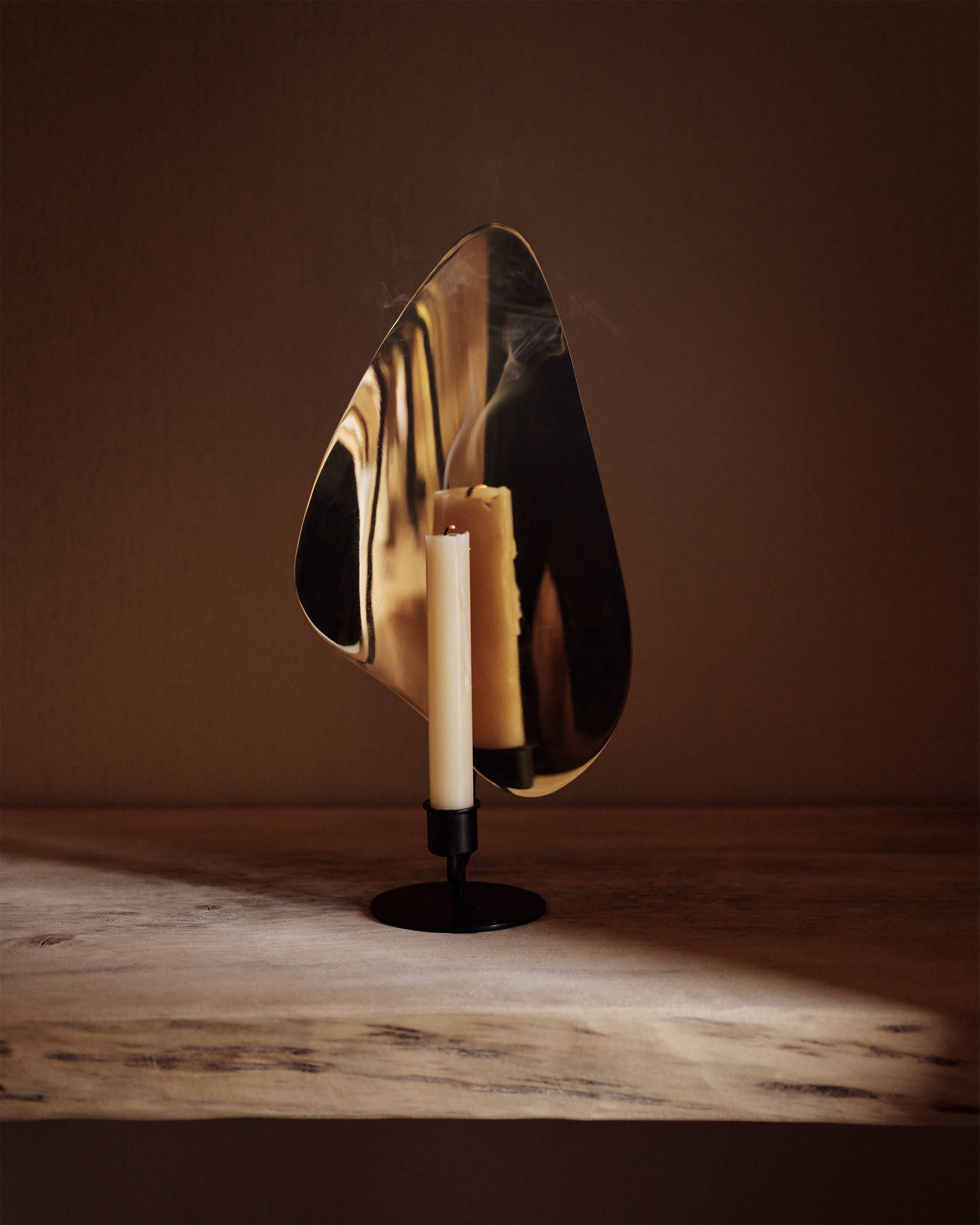 Audo Copenhagen Flambeau Table Candle Holder 30 cm, czarny/polerowany mosiądz
