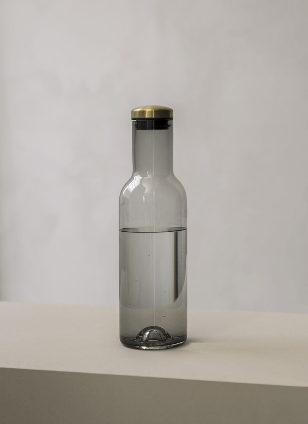 Audo Copenhagen Wino & Water Water Glass mosiądz, dym