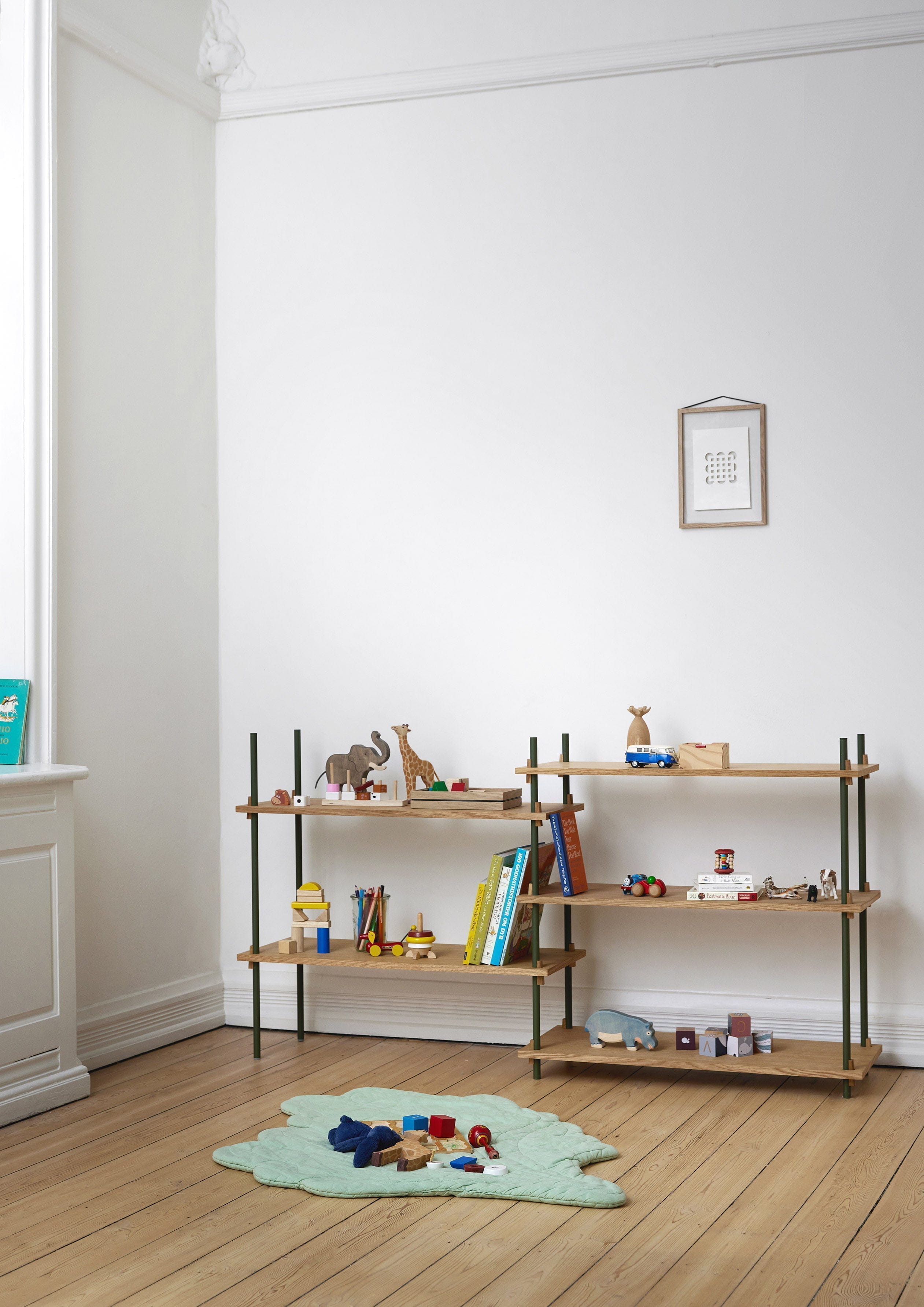 Moebe Shelving System S.255.2.B, Oak/Pine Green