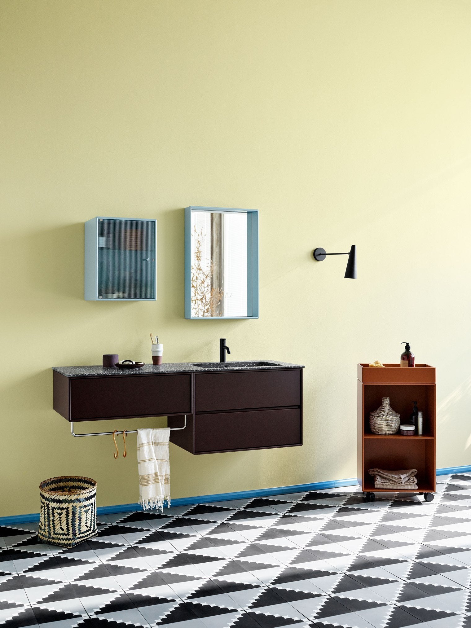 Montana Shelfie Mirror z szelfem, Pomelo Green